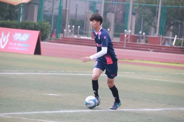 35岁后单赛季传球超2000次，魔笛是近20个赛季五大联赛唯一中场